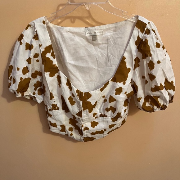 Backyard Roses Bailey Hook Top in white - Picture 4 of 8